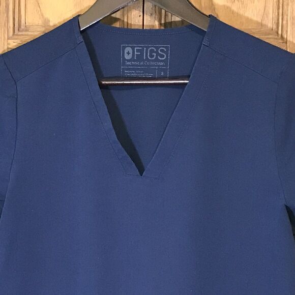 Figs Casma Three-Pocket Scrub Top Women's S Navy Blue Poly/Rayon/Spandex V-Neck - Picture 3 of 10